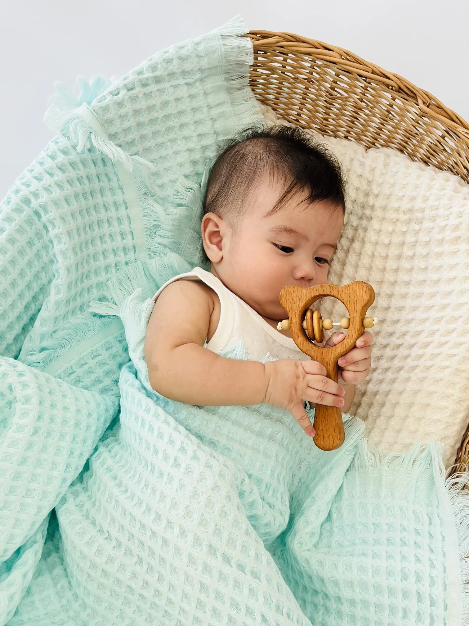 پتو دورپیچ نوزادی چهار فصل پارچه پیکه ترک طرح اندی واوا andywawa